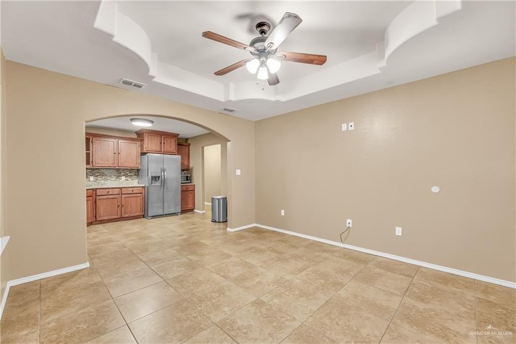 325 E Mesquite St - Photo 4 of 17