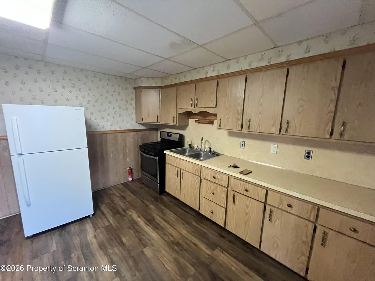 440 S 9th Ave - Photo 6 of 15