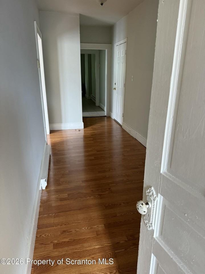840 Monroe Ave - Photo 3 of 11