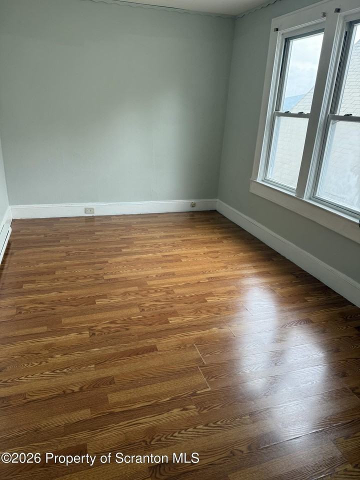 840 Monroe Ave - Photo 4 of 11