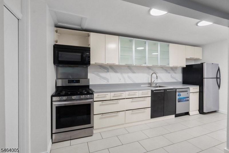 82 Garfield Ave #2 - Photo 7 of 19