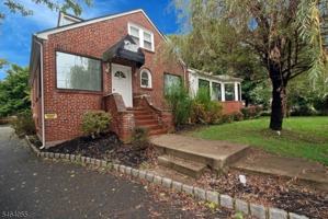featured image of 231 S Main St