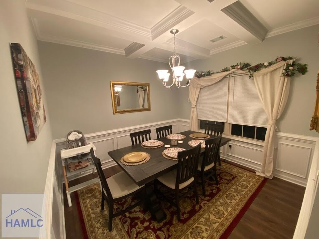 162 Carriage Way - Photo 6 of 33