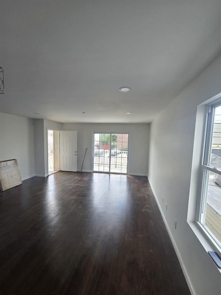 596 70th St #1 - Photo 2 of 12