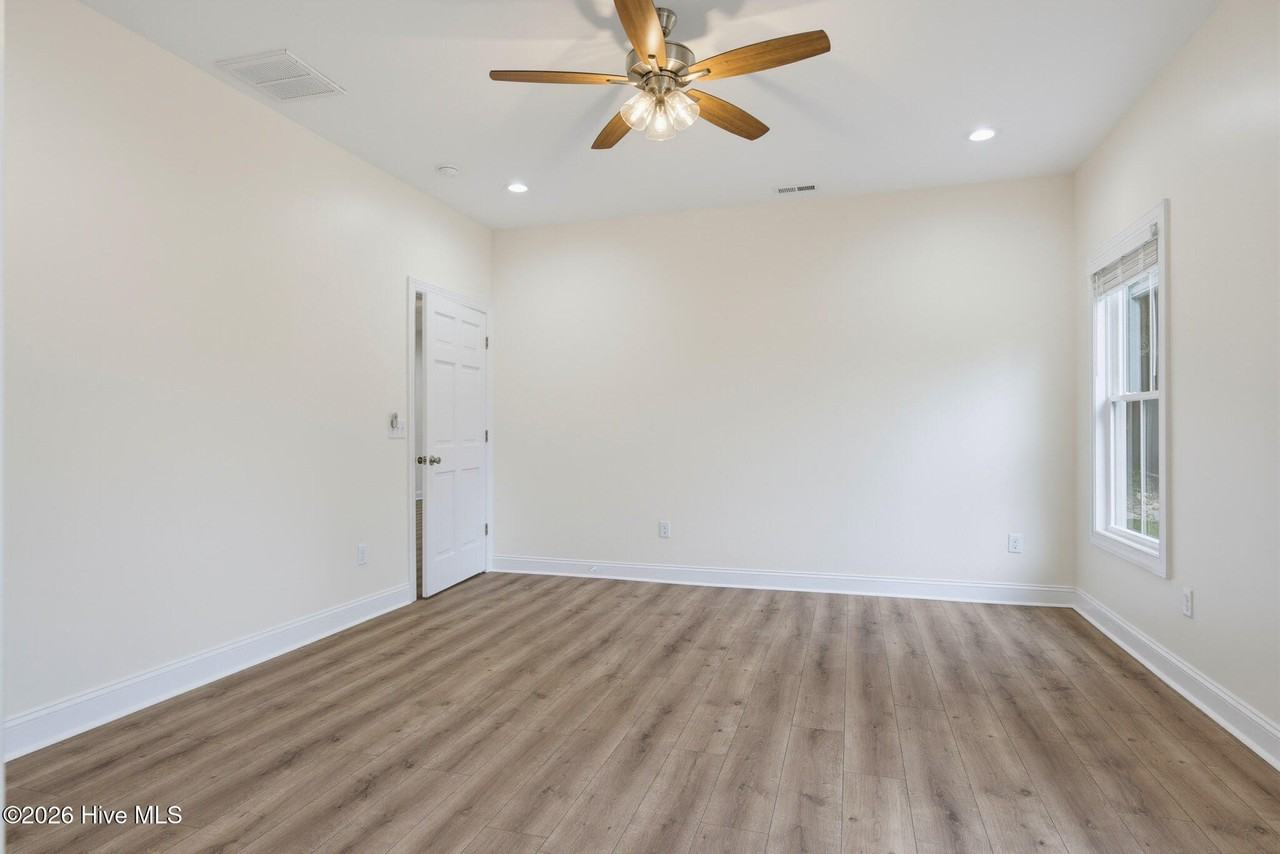 162 Tillett Ln - Photo 5 of 31