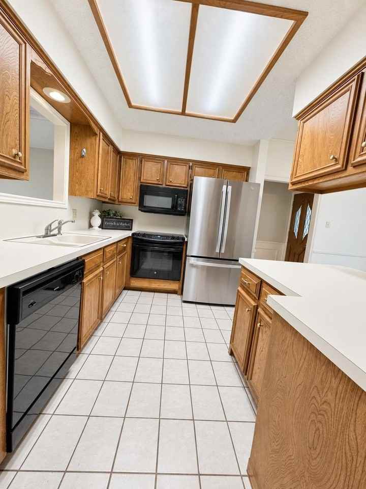 5604 95th St - Photo 7 of 31
