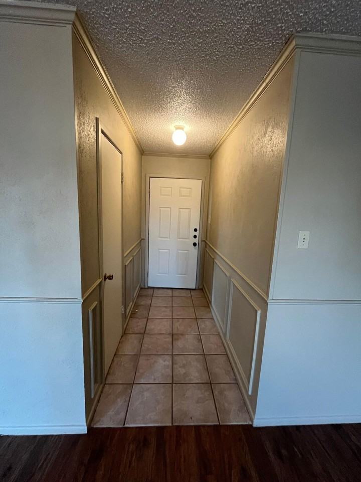 5315 22nd St - Photo 4 of 12