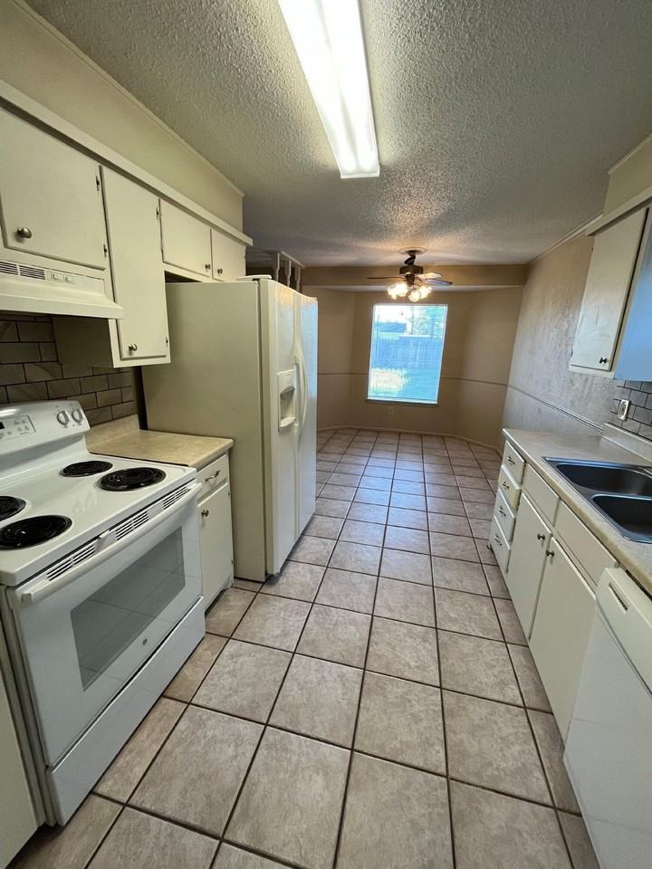 5315 22nd St - Photo 6 of 12