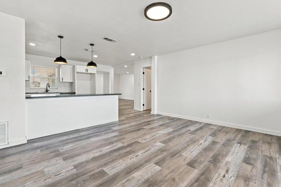 2001 65th St - Photo 6 of 24