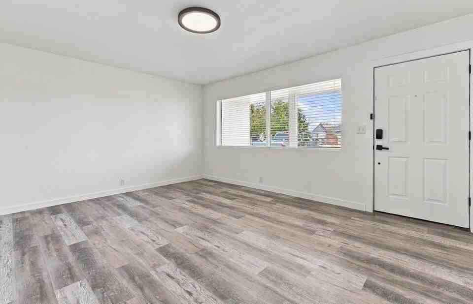 2001 65th St - Photo 7 of 24