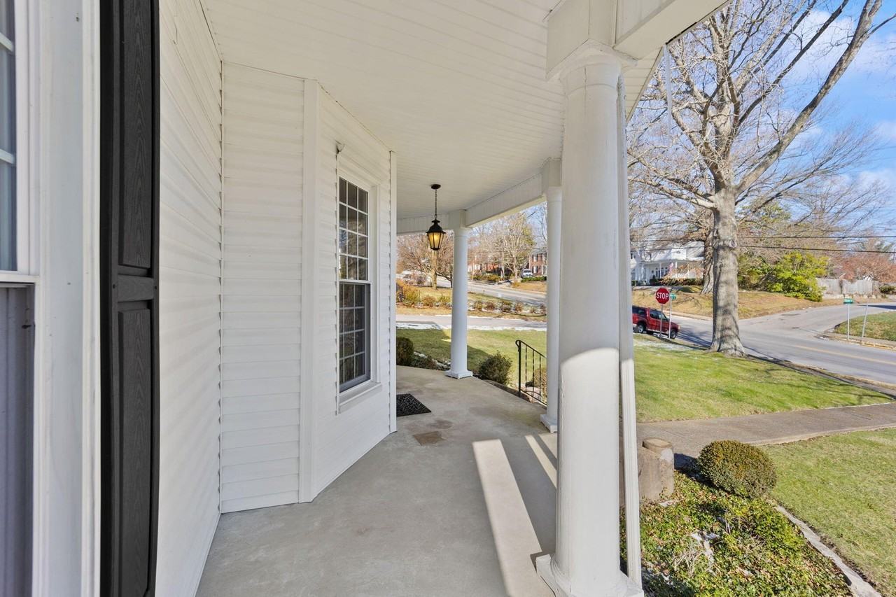 406 N Main St - Photo 4 of 50