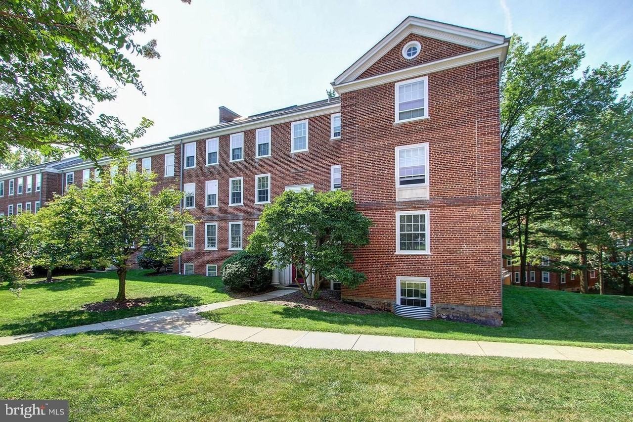 3872 Porter St Nw - Photo 3 of 31
