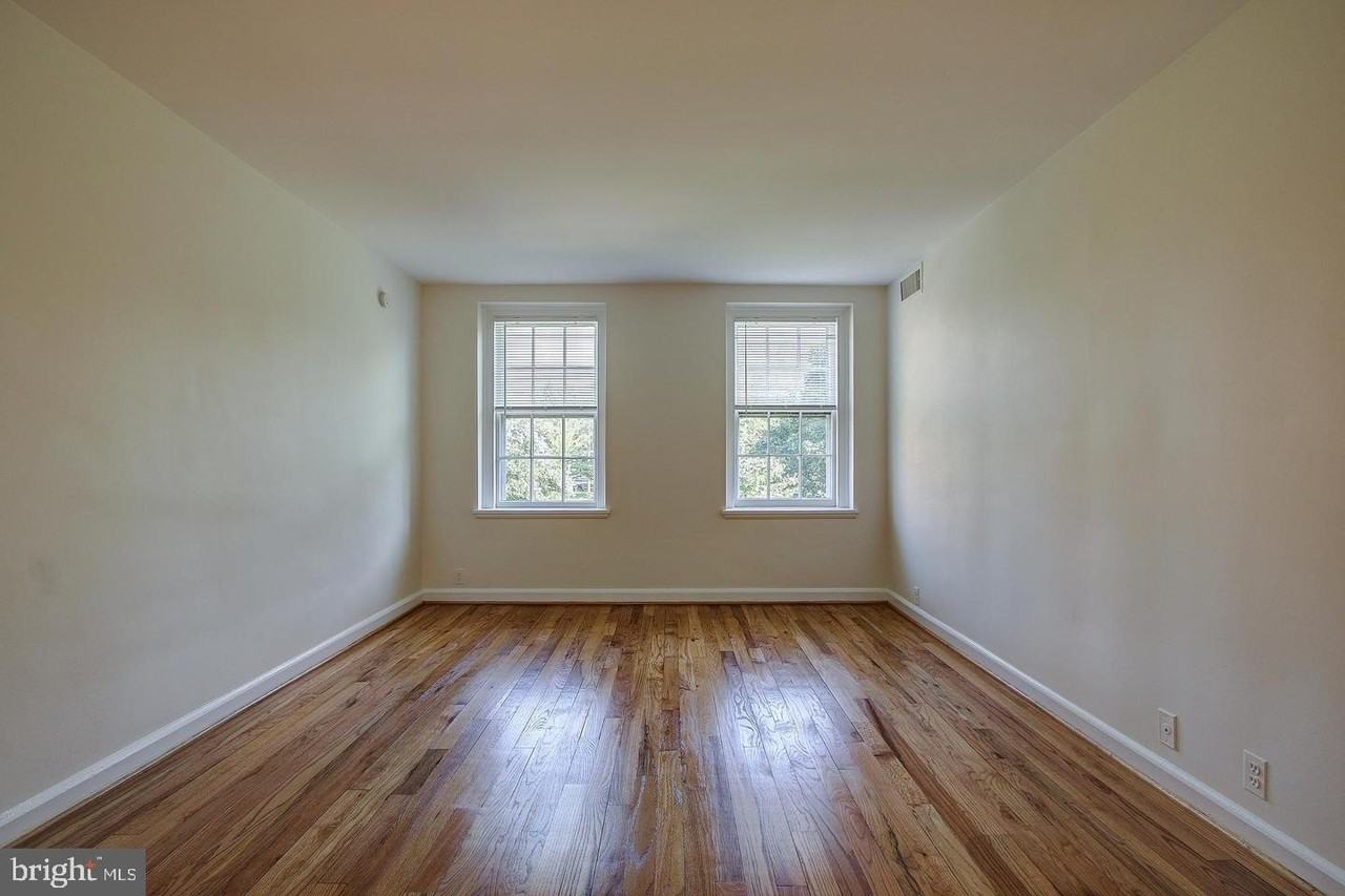 3872 Porter St Nw - Photo 6 of 31