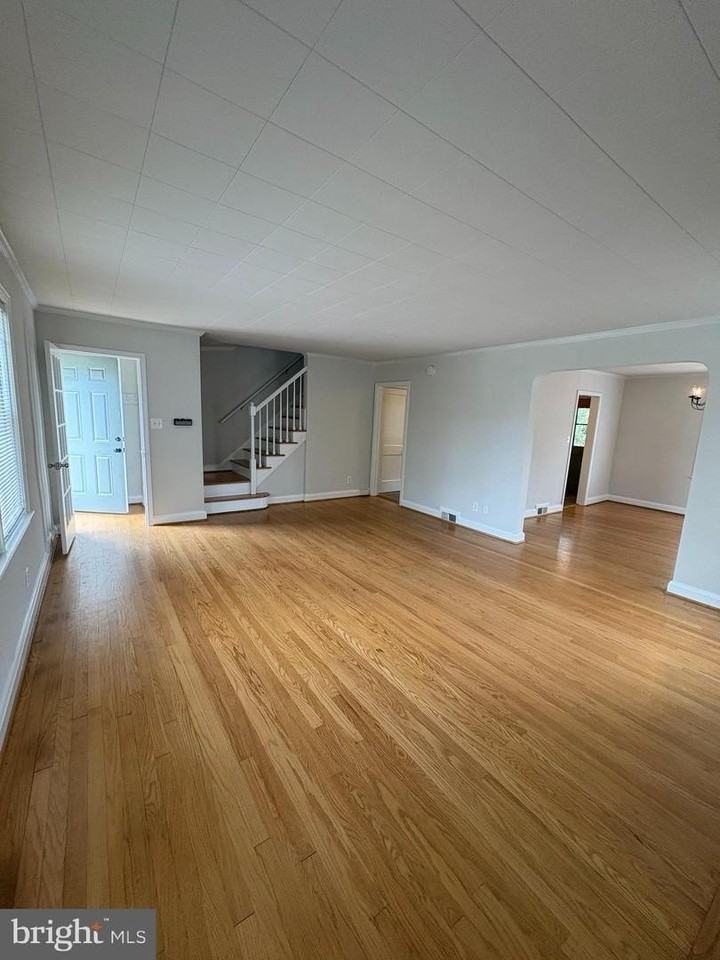 8134 Glen Gary Rd - Photo 7 of 24