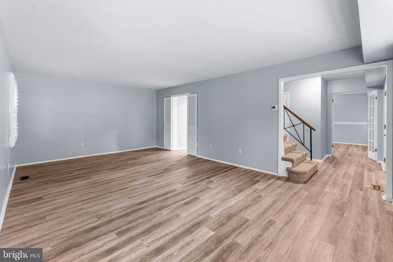 12913 Victoria Heights Dr - Photo 5 of 41
