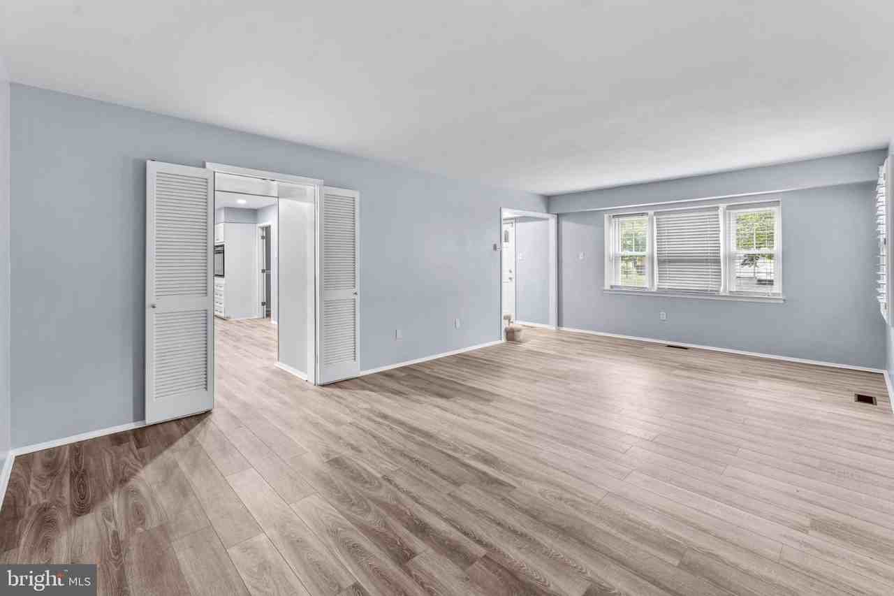 12913 Victoria Heights Dr - Photo 6 of 41