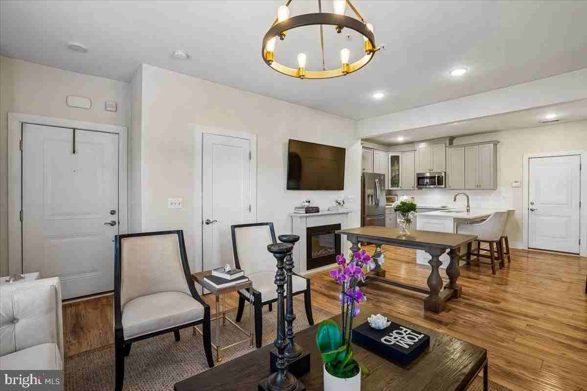 44834 Tiverton Sq - Photo 5 of 35