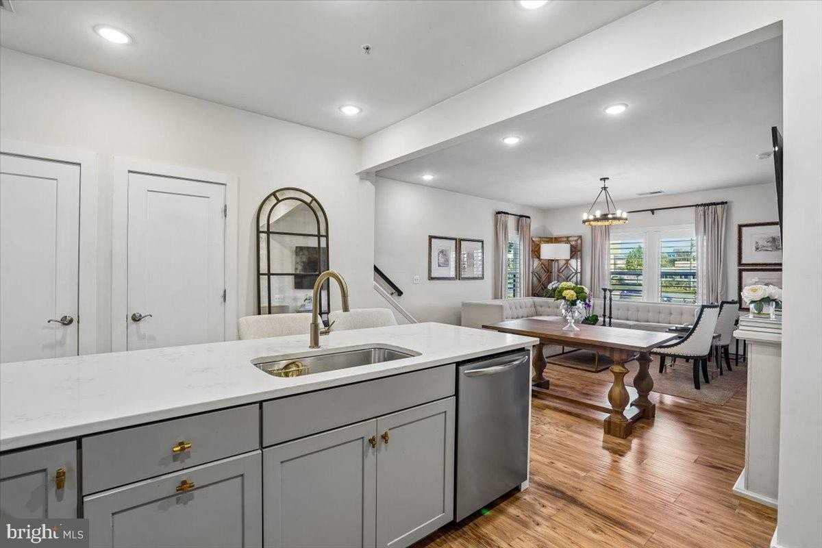 44834 Tiverton Sq - Photo 7 of 35