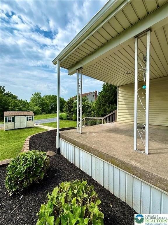 5540 Main St - Photo 5 of 20