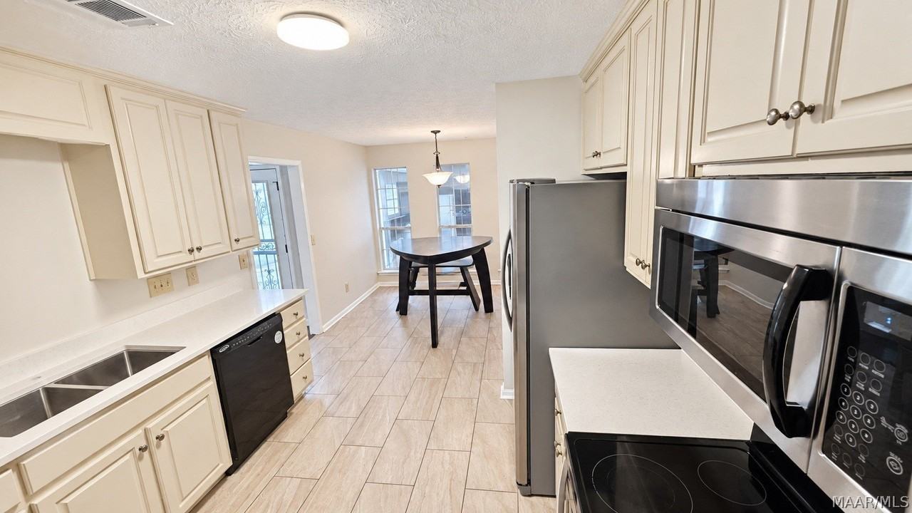 3606 Farmfield Ln - Photo 5 of 18