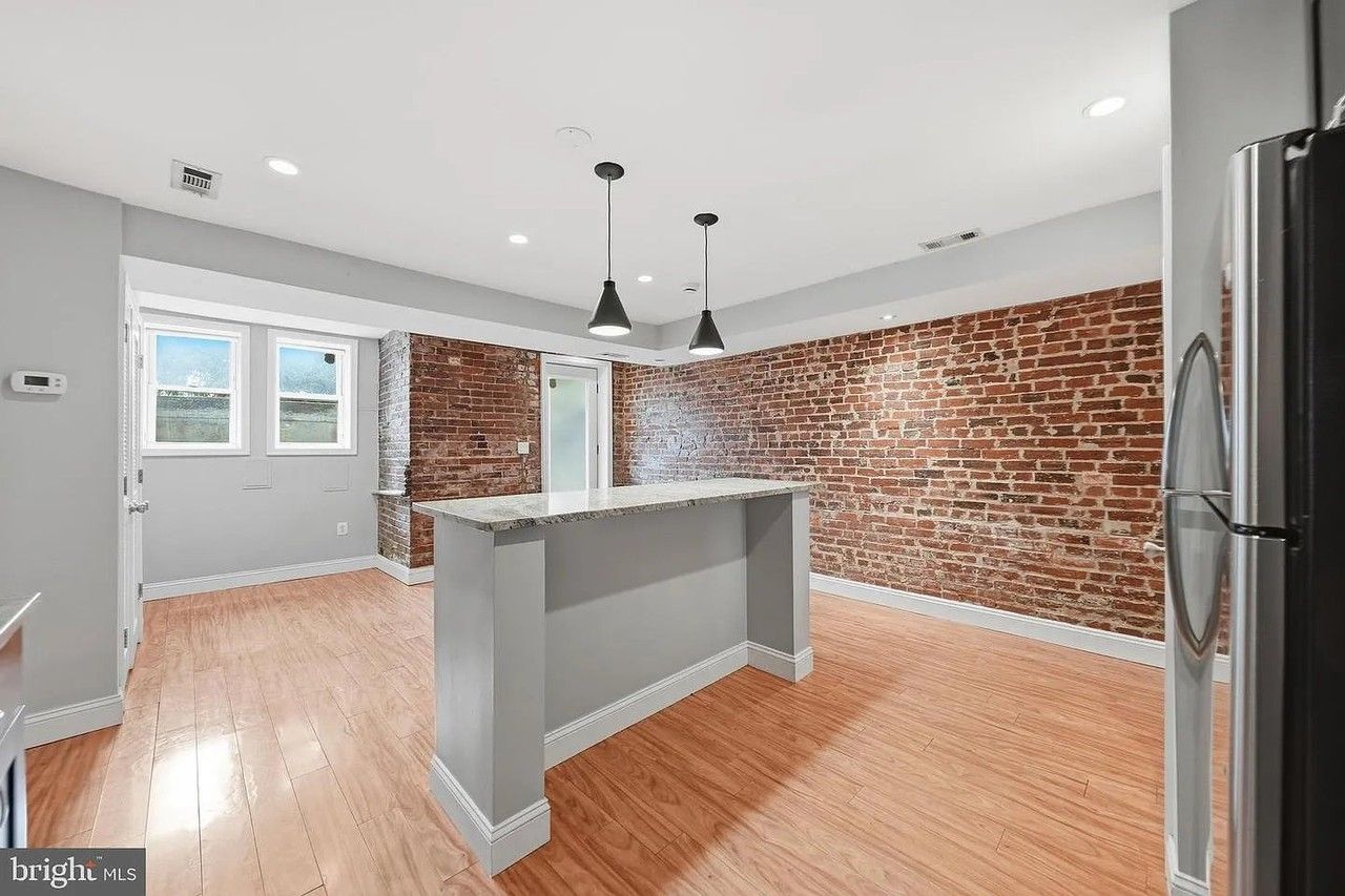 624 9th St Ne #B - Photo 4 of 18