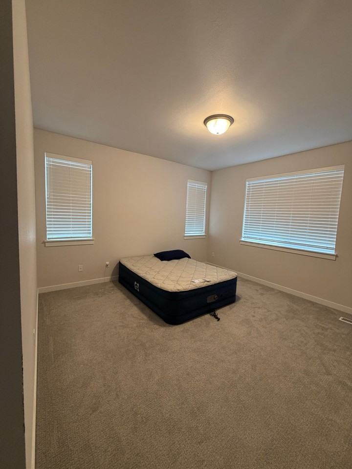 8229 Se Kinnaman St - Photo 2 of 19