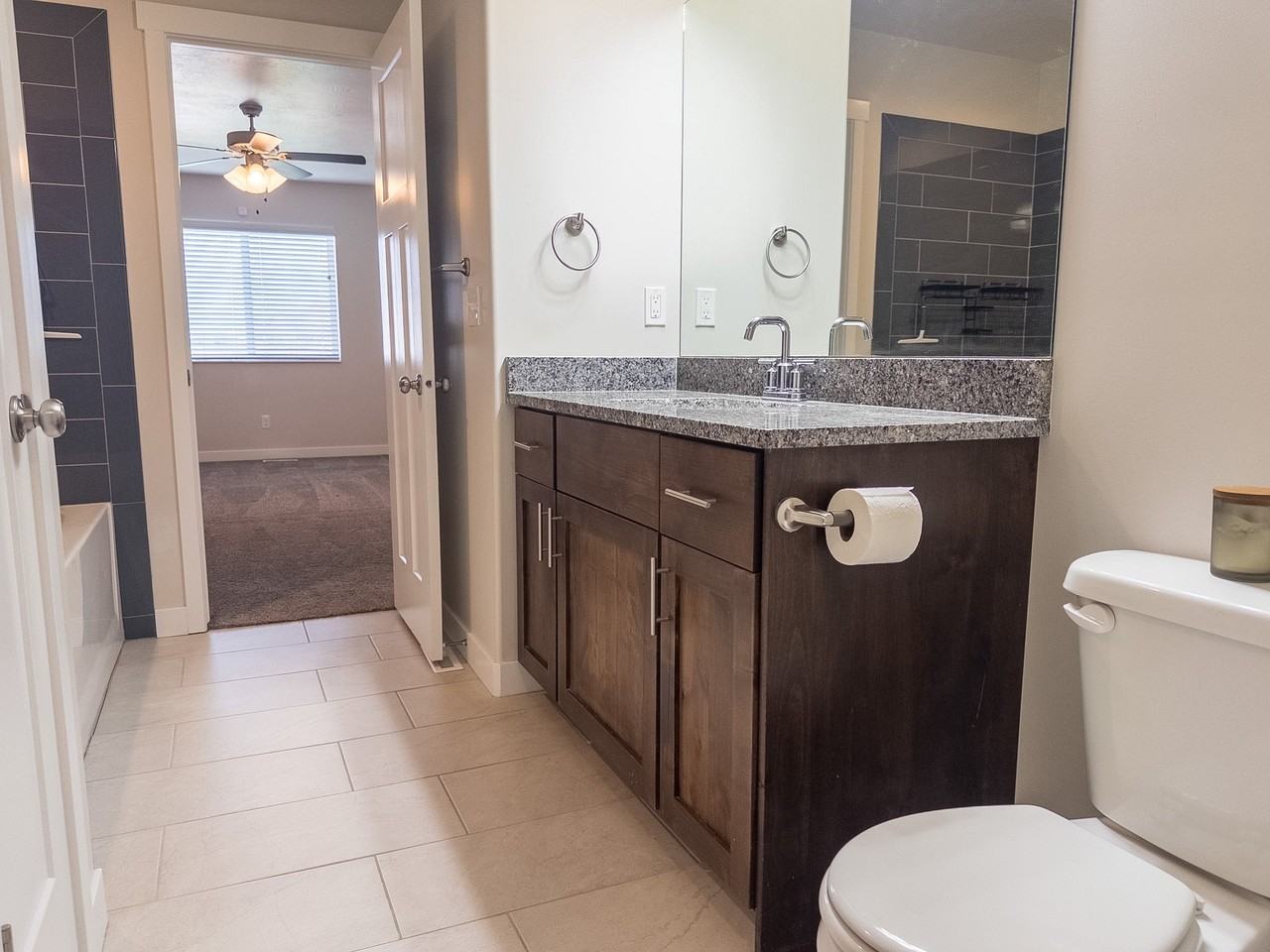 3232 Nw #211 - Photo 3 of 17