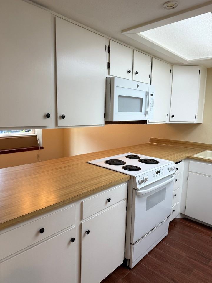 4512 176th St Sw #1 - Photo 4 of 20