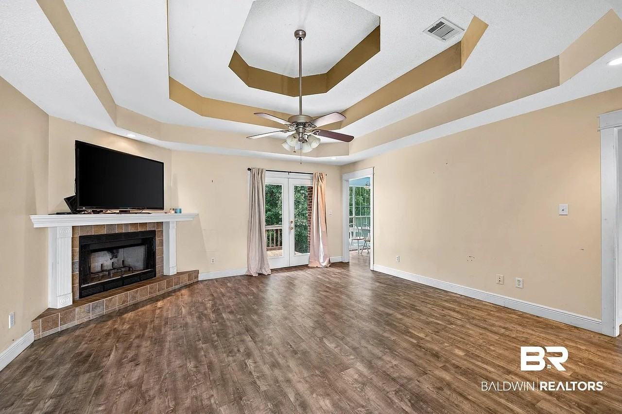 15950 Pecan View Dr - Photo 3 of 18
