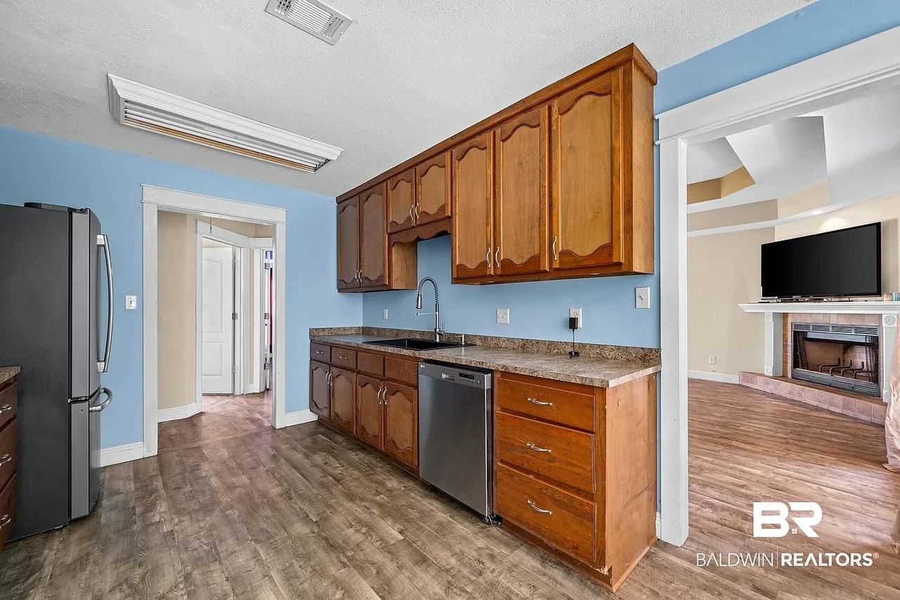 15950 Pecan View Dr - Photo 7 of 18