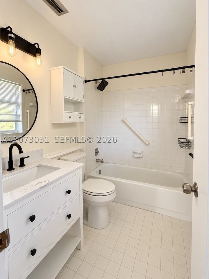 4555 Arthur St - Photo 4 of 10