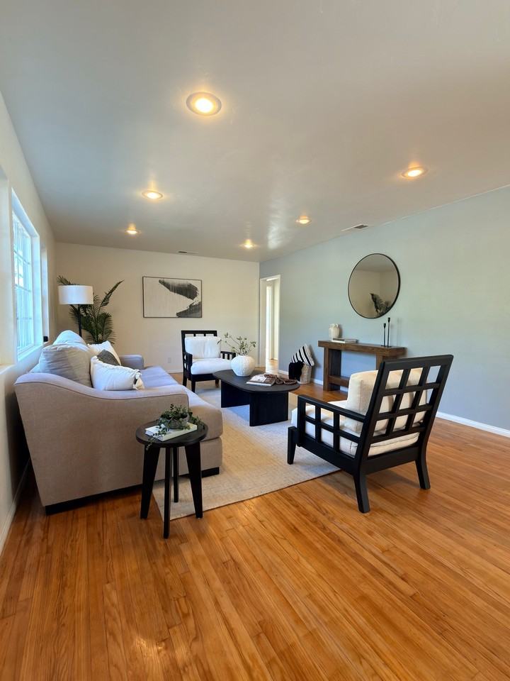 211 N Orleans Ave - Photo 4 of 19