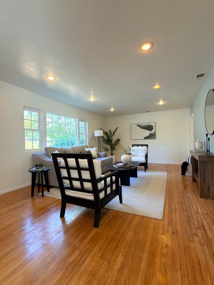 211 N Orleans Ave - Photo 5 of 19