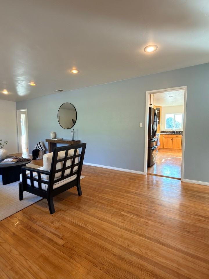 211 N Orleans Ave - Photo 6 of 19