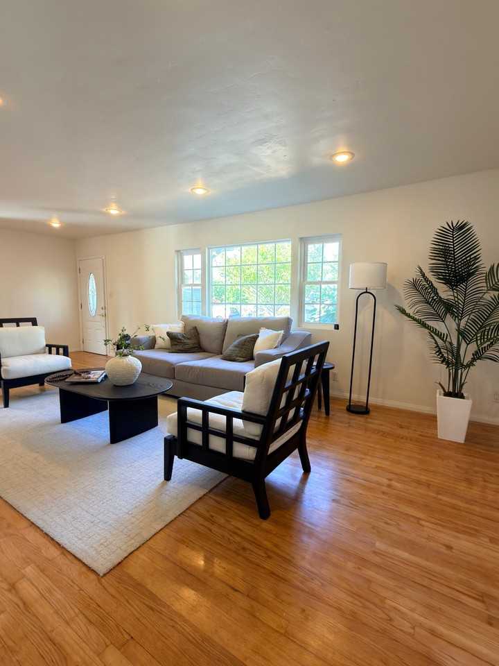 211 N Orleans Ave - Photo 7 of 19