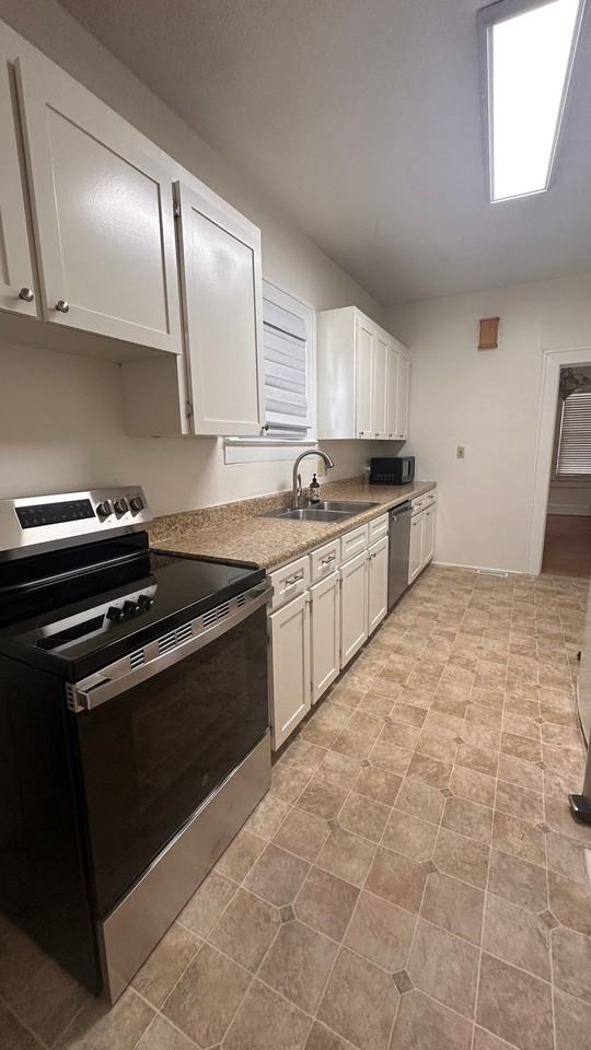 206 Laurel Ave E - Photo 7 of 26