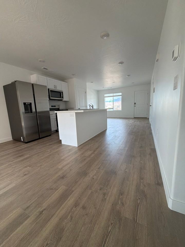 1613 S Fins Rd - Photo 3 of 15