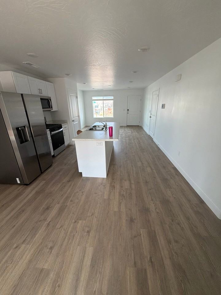 1613 S Fins Rd - Photo 4 of 15