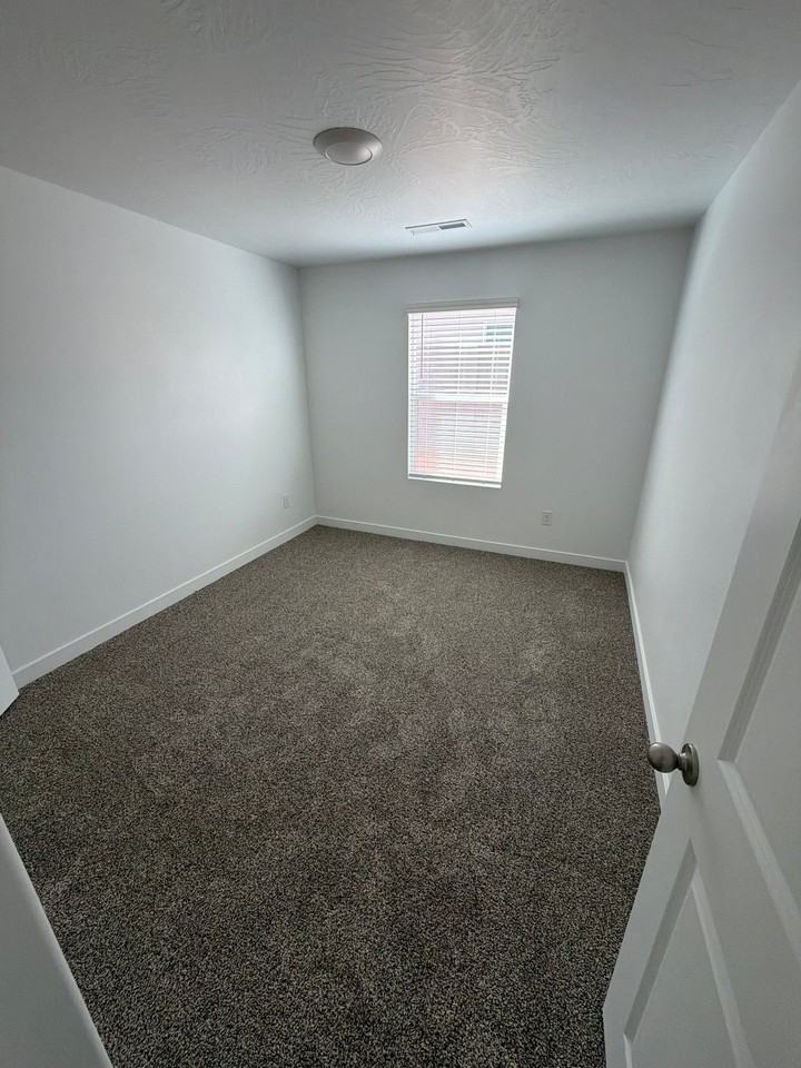 1613 S Fins Rd - Photo 5 of 15