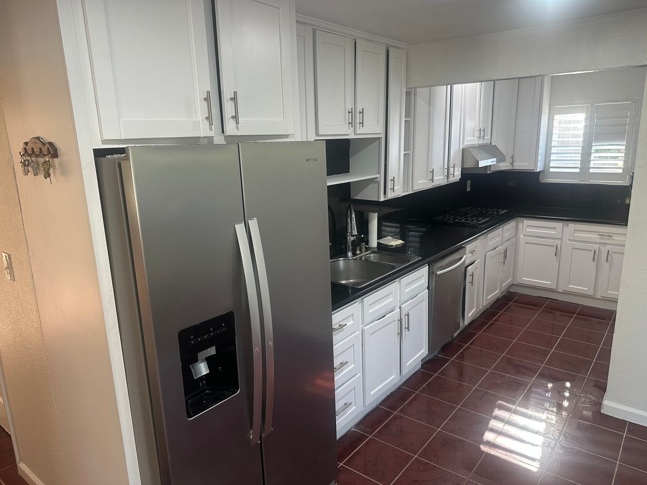 2137 Amberwood Ln - Photo 2 of 11