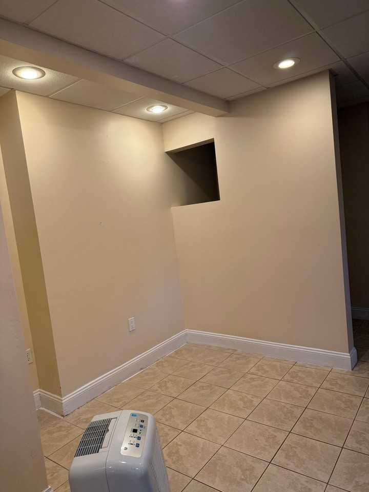 17 Derick Dr #2 - Photo 4 of 7