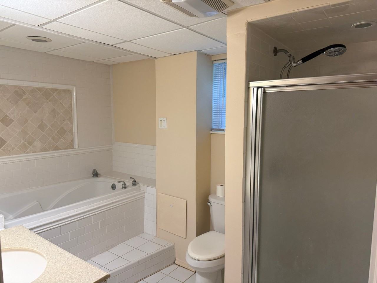 17 Derick Dr #2 - Photo 5 of 7