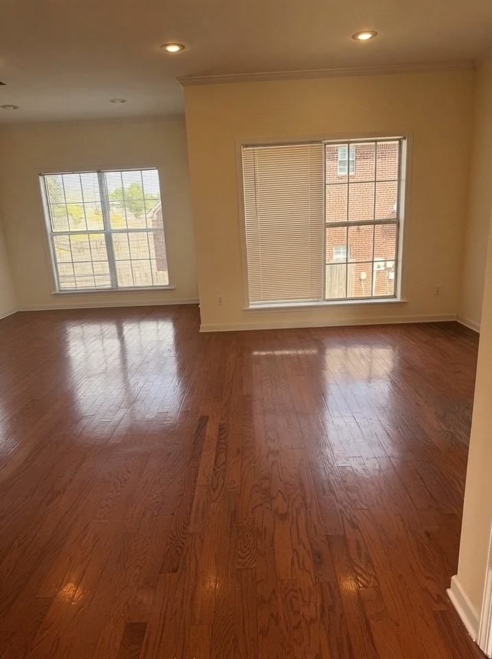 316 Hayat Loop - Photo 4 of 12