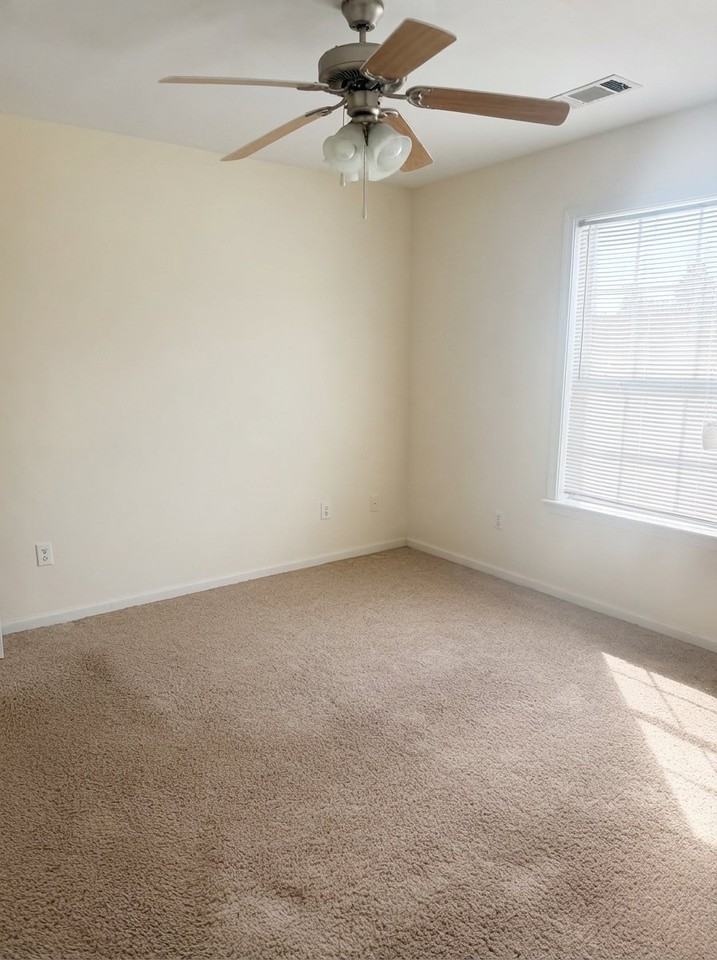 316 Hayat Loop - Photo 5 of 12