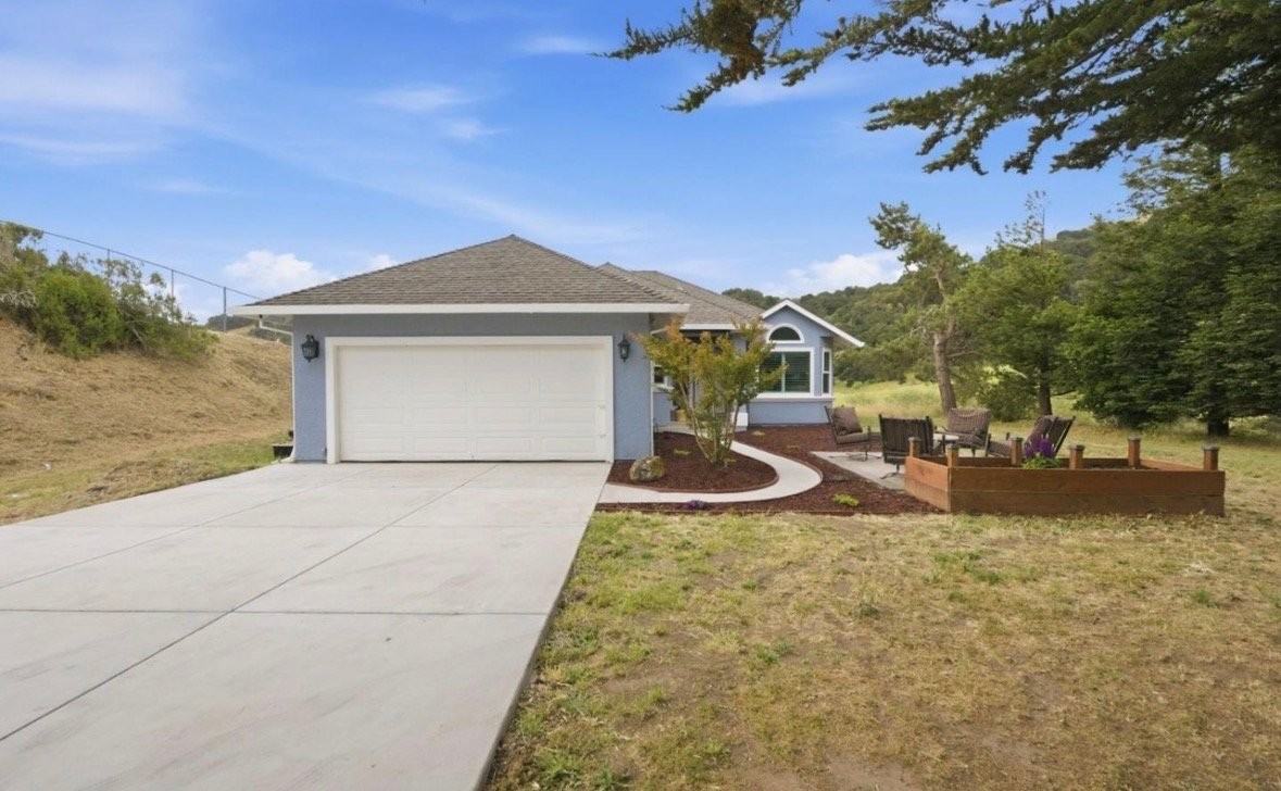 1584 Rocks Rd - Photo 4 of 12