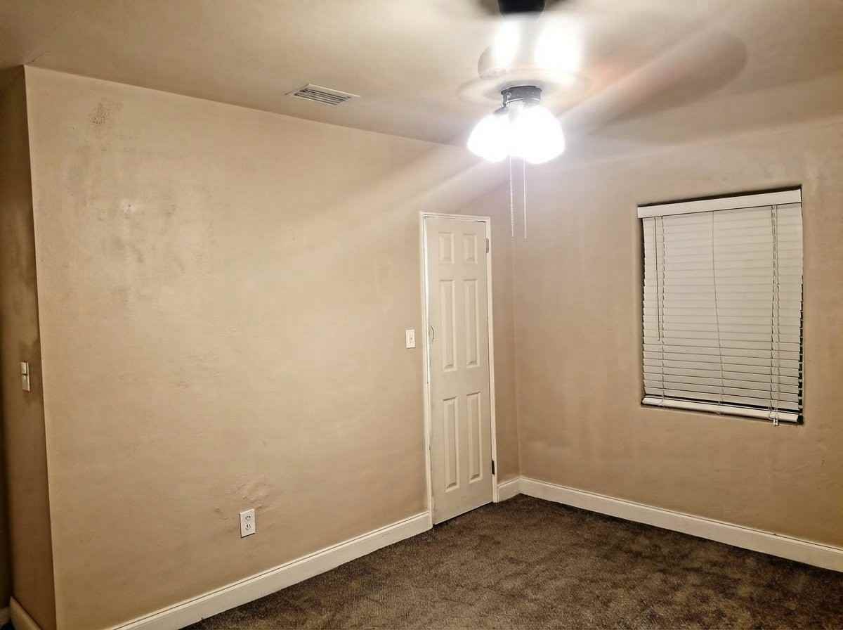 512 E Strawbridge Ave #512 - Photo 4 of 19