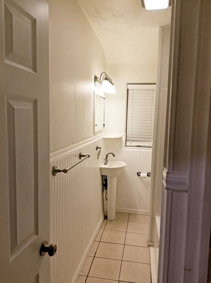 512 E Strawbridge Ave #512 - Photo 7 of 19