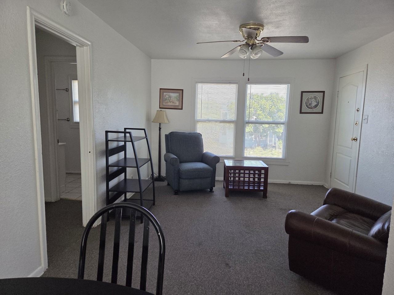 641 Robinson St #4 - Photo 4 of 7