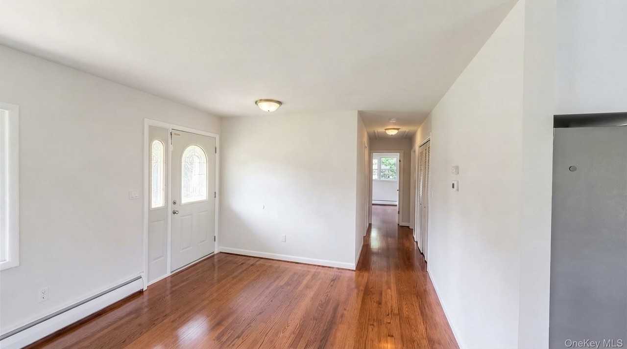 166 Elmira St Sw - Photo 2 of 7
