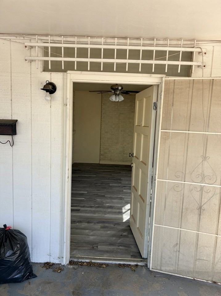 1402 N Winstel Blvd - Photo 5 of 20